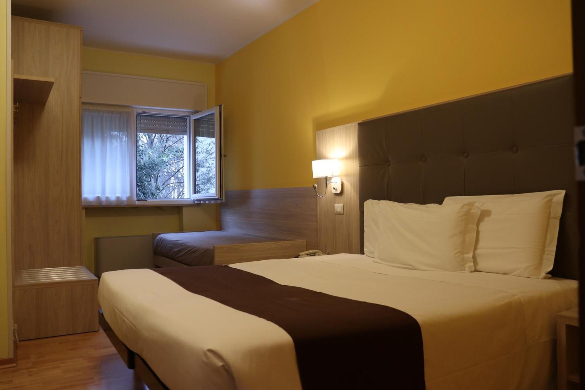 Hotel Montereale Pordenone Extérieur photo